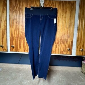 Womens NWT maternity jeans size 10